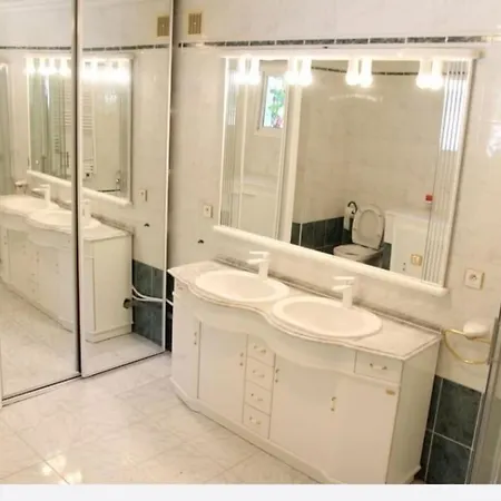 Les Iris 34 Apartmán